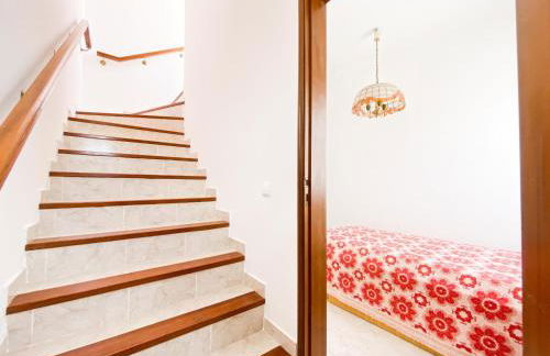 Retreat with Terrace and View in Espiche #1887 - Foto 14