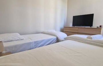 SUPERBE APPARTEMENT porte de la Cité Médiévale à SOMMIERES entièrement rénové très bien équipé 6 pers balcon clim parking privé devant - Foto 25