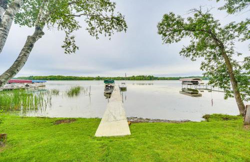 Boat Dock, BBQ and Fireside Fun Clam Lake Cabin - Foto 3