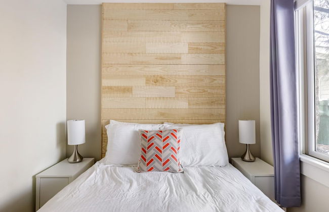 Downton Annie Apartment Two 2BD 1BA Parking - Foto 9