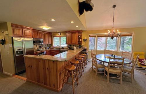 F8 Luxurious Mt Washington Hotel golf course home Wifi cable air conditioning - Foto 31