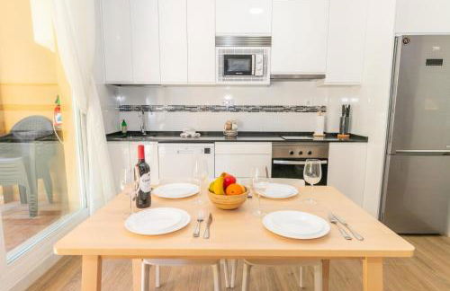 Adosado Nuevo con Piscina, Playa, Garaje y Jardín - Foto 6