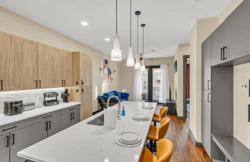 1BR Alongside Q2 and Domain With Pool, Gym and Free Parking - Foto 29