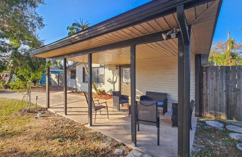 2 Mi to Cocoa Riverfront Park Home with Patio! - Foto 3