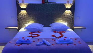 Chic & Jacuzzi - Foto 5