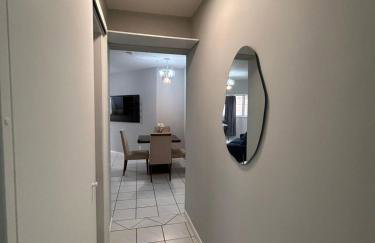 Apartamento familiar com dois quartos, ambientes climatizados, próximo a Roda Gigante de BC - Foto 2