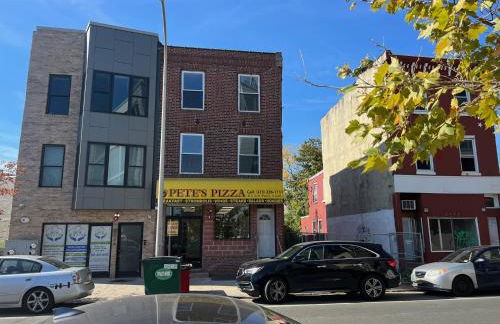 Charming 3BR 2BA with Private Patio - Foto 19