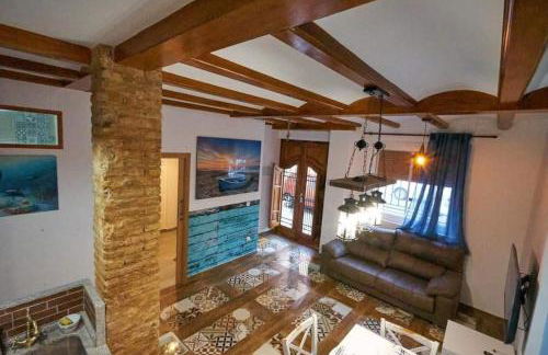 Casa ideal para familias con patio y 3 baños - Foto 1