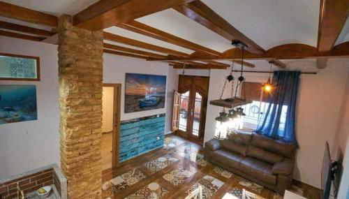 Casa ideal para familias con patio y 3 baños - Foto 1