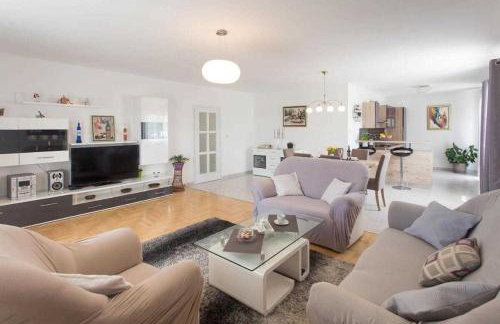 Villa Silence with pool Near Krka National Park - Foto 35