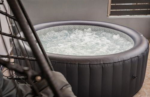 Luxury Getaway with Jacuzzi - Platanos House Salakos - Foto 21