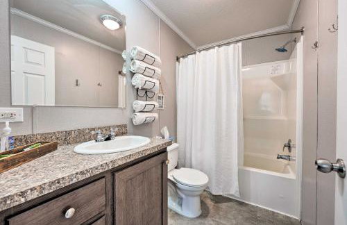 Cassopolis Cabin, Private Deck and Lake Access! - Foto 14