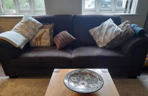 Old Brewery home with pool and gym access - Foto 24