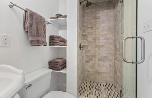 Stunning 2BD luxury apt perfect NOLA location - Foto 14