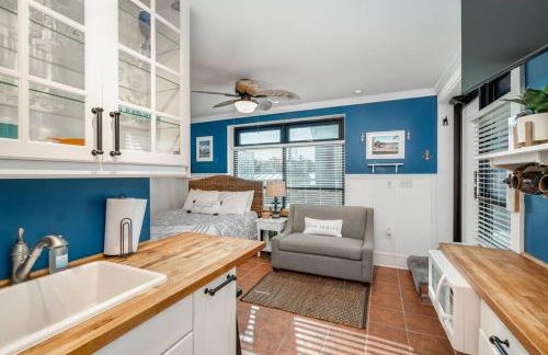 Why Knot Getaway…Rooftop with WaterView! Unit F - Foto 30