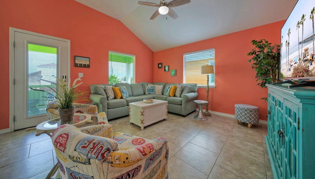 Laid Back Lime by Avantstay Near Beach w Pool Complimentary Pool Warmer - Foto 4, Habitación