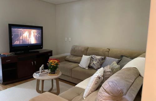 Apto todo climatizado a 5min da Vila Germânica, 3 quartos mais um quarto conjugado, berço e garagem - Photo 1