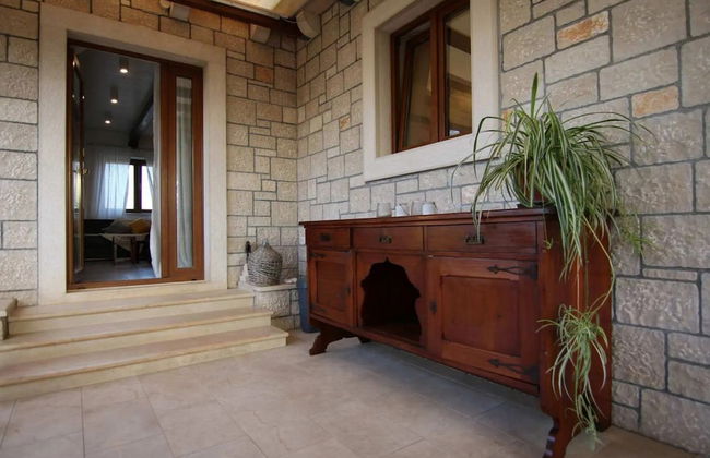 Secluded Oasis With Pool, Outdoor Kitchen, & Landscaped Terraces - Foto 35