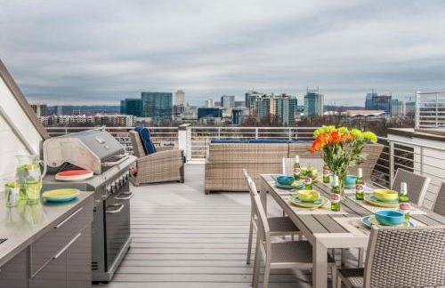 The NEW Nashview Rooftop-Skyline View - Sleeps 12 - Foto 15