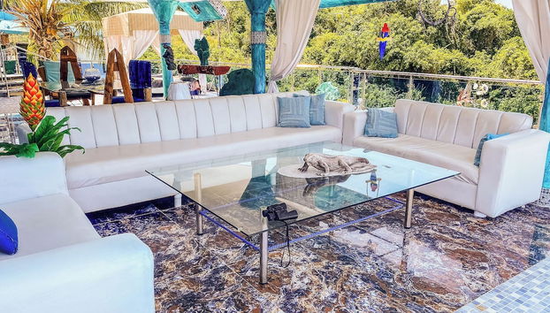 Coin salon dans le hall