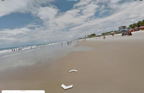 Lindo, simples, aconchegante e pé na areia - Foto 9