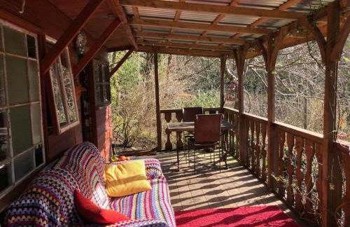 Surfers and walkers cosy camping cabin - Foto 9