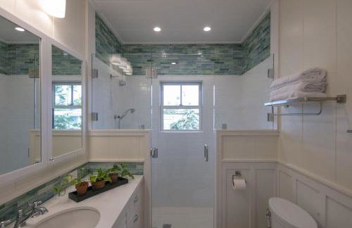 Gorgeous Renovated 1937 Plantation Style Beach House 50 Steps To The Center Of The Beach 5 Bedroom Home by RedAwning - Foto 118