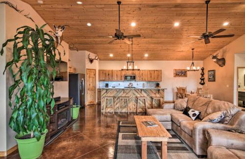 Stunning Home with Fire Pit, 11 Mi to Mt Yale! - Foto 6