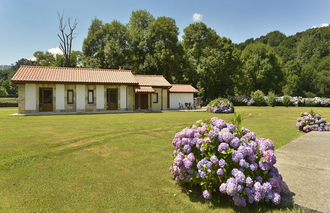 Piscina climatizada y cubierta 365 dias en Casa Rural con Encanto El Puentuco una de las casas mas valoradas de Cantabria - Foto 42