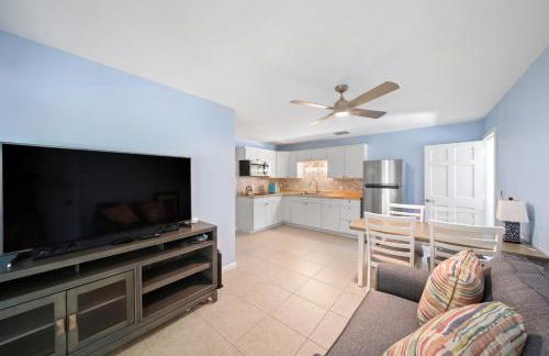 Jensen Beach pool home w/ Guest Suite - Photo 4