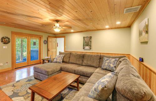 Luxe Mountain Escape with Hot Tub and Gym Near Boone! - Foto 23