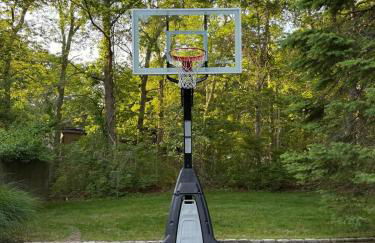 Amazing Southampton Home with Private Heated Pool - Foto 63