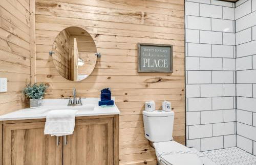 The Chalet At Greenbriar Creek - Pickleball Court, Creek, WIFI, Mountain Views, Starting at 79" - Photo 9