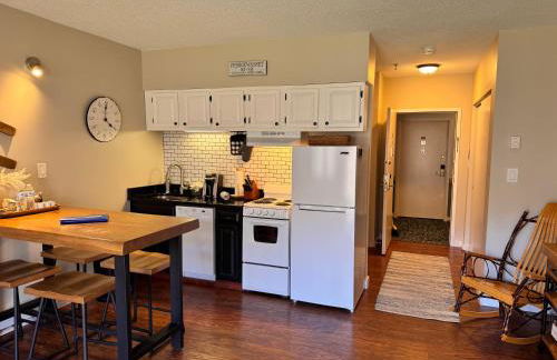 Loon Mountain Retreat with Pool and Hot Tub - Foto 22