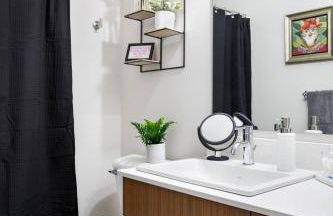 TC Sweet Pea - 2-Bedroom Condo Near Downtown TC! - Photo 12