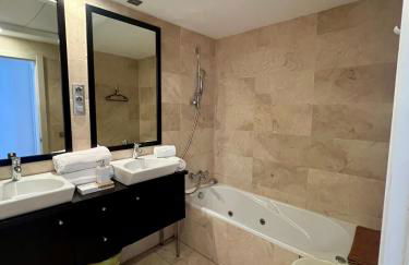 SEAVIEW PENTHOUSE PREMIUM LUXURY-Casares Del MAR - Photo 39