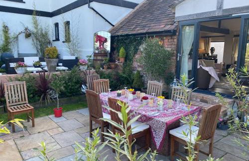 Upper House Stunning Country Home - Photo 11