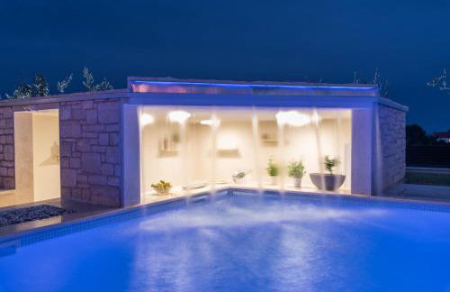 Villa Vistra, Brand New Luxury Villa with Poolbar - Foto 12