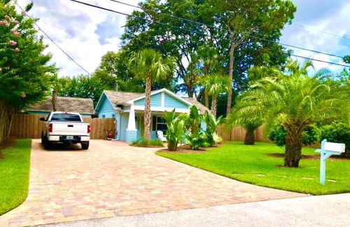 Jacksonville Blue Bungalow Retreat Comfortable 2 Bedroom Haven - Foto 28