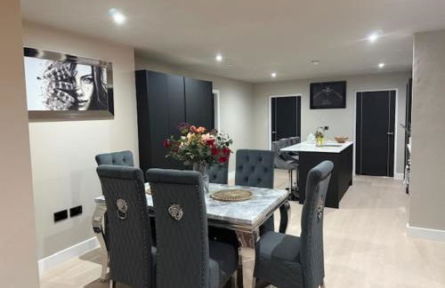 3 Bed Penthouse, 2Free Parking Spaces Close to BHX NEC - Foto 10