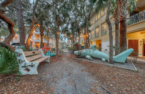 Carillon Beach condo with WiFi balcony pool and beach access - Foto 26