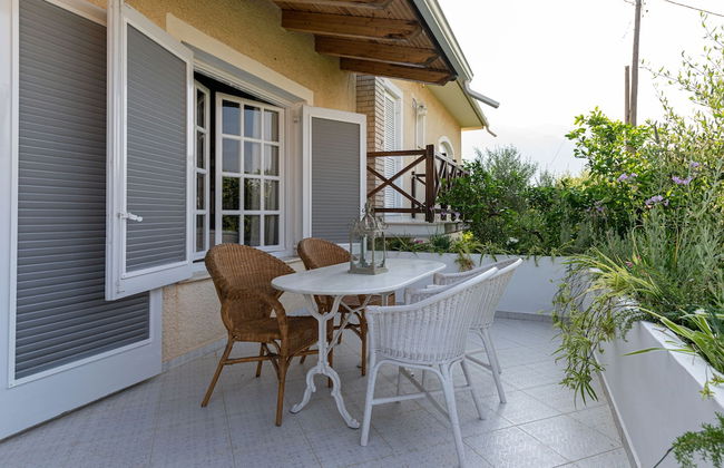 Serene Seaside Bliss - Lush & Secluded Garden Oasis - Foto 31