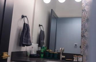 Two Story Penthouse, 2 Bedrooms with 2 and a half bathrooms, 2 Balconies, Skyline View, Pool - Foto 40