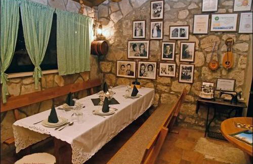 Villa Kate - outdoor pool, 4 bedrooms, free parking - Photo 40