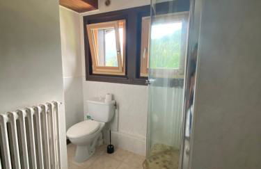 Logement mansardé dans maison avec jardin en bord de piste, vue montagne - Foto 12