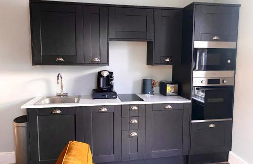 3 West End Boutique Apartment - Photo 12