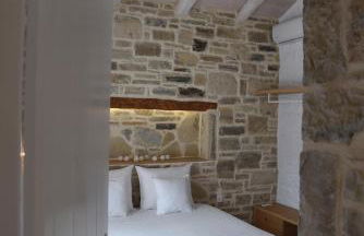 LAINI LUXURY SUITES - Photo 8