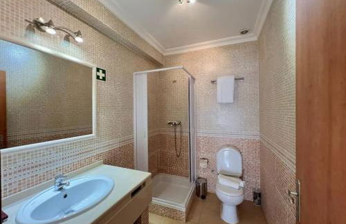 Gated Family Villa with Private Pool and Garden - Foto 15