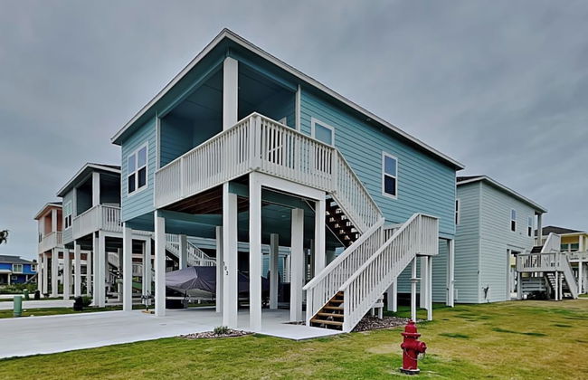 Pelican's Perch by Miss Kitty’s - Photo 2