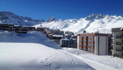 Ski in-Ski out! Spacious & Stylish Apartment for 8 in the heart of Lavachet - Foto 2